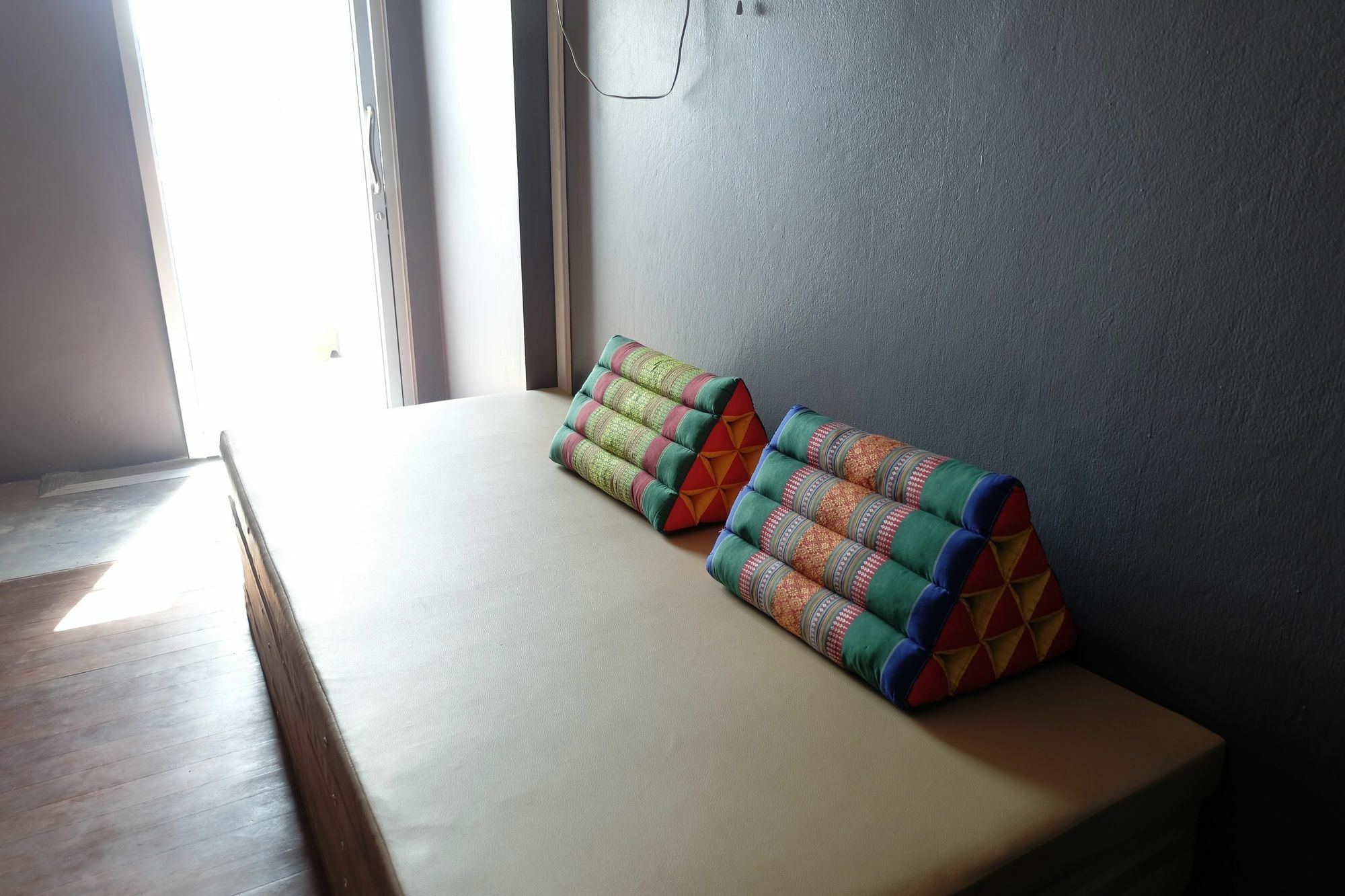 Bts Khaosan Hostel Bangkok Exterior photo