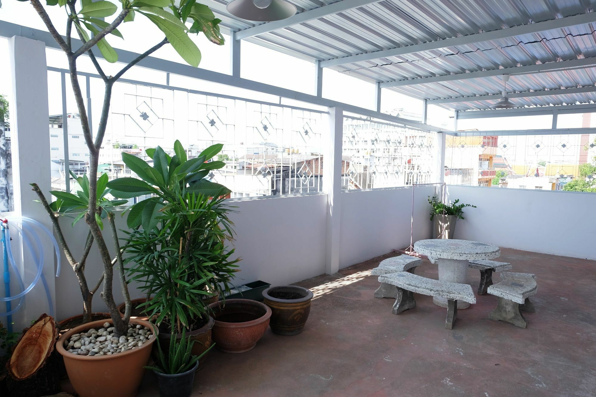 Bts Khaosan Hostel Bangkok Exterior photo